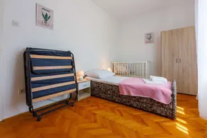 Holiday apartment mit Klimaanlage und Balkon - Image 3