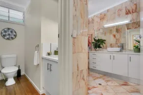 Luxurious Family Villa with Private Pool, Nestled in Cairns' Tropical Paradise - Image 4