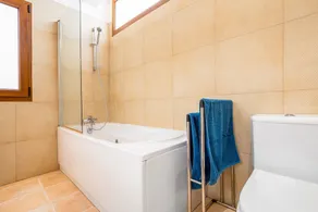 Vacation Home 'Villa Mia' with Sea View, Garden, Pool & Wi-Fi - Image 4