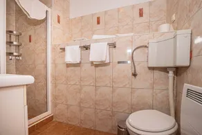 Holiday apartment with sea view and pool - Image 3