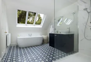 Located at the end of a private, tree lined drive, Cats Abbey Cottage a charming, semi-detached, Cot - Image 4