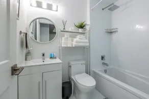 Elegant Apartment,  5mins from the Falls - Image 3