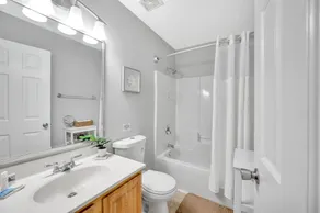 4TVs★3Beds★Fully Stocked Kitchen★Spacious Getaway - Image 3