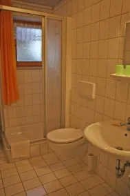 In Ortsmitte gelegenes Appartement mit kostenlosem Stellplatz - Image 2