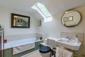 Sumptuous dog friendly holiday cottage in the Cotswolds - Star Cottage - Image 4