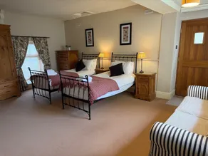 Luxury Self Catering Cottage in Historic Village Setting in the Forest of Dean - Image 4