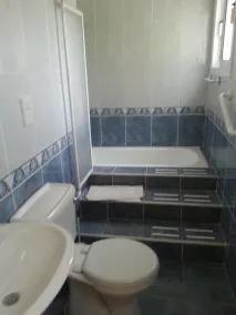 Luxus, Ausgezeichnete Lage, den ganzen Tag Sonne um großem Pool, Whirlpool, 3 Betten mit Bad - Image 2