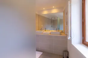 2-bedroom house at the foot of the city - Image 2