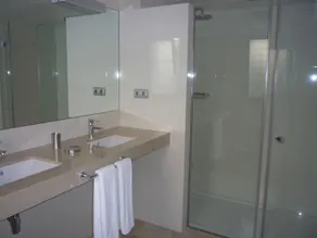 ZIMMERWOHNUNG drei Boote LUXURY direkt am Strand - Image 2