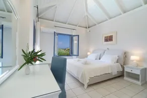 Modern Villa With Private Pool And Outstanding Sea Views - Image 2