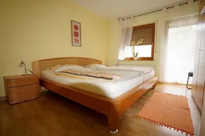 Apartment in a prime location with separate entrance and large terrace. - Image 5