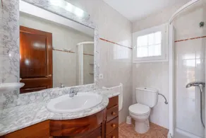 Villa lumineuse avec vue sur la mer - Image 3