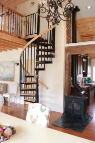 WORLD CUP matches just 5 min away!  75\" TV, KING BED, Lg 1 acre Yard, Sleeps 8 - Image 2