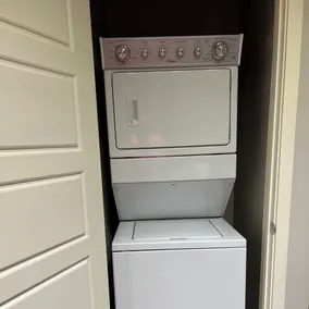Cozy 1 Bedroom apartment - Image 2
