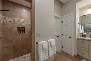 The Broadmoor - A Designer Condo in Bryan Texas - Image 5