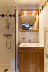200m from ski slopes, fitness, swimming pool, terrace, balcony, tv, ski locker, 43m² - Image 2