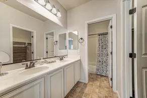 Beautiful  3 bedroom 2.5 bath townhome in heart of east Gilbert, community pool - Image 3
