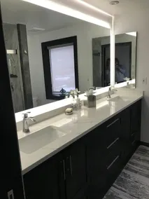 Lush Newley Renovated Home - Downtown Warren - Image 3