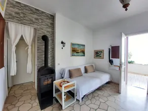 Apt sur la plage avec grande terrasse et jardin - Image 2