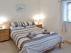2 bedroom accommodation in Flamborough - Image 3