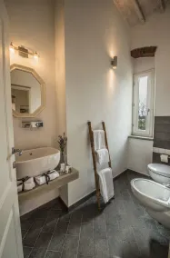CHARMING VILLA IN THE HEART OF CHIANTI - Image 3
