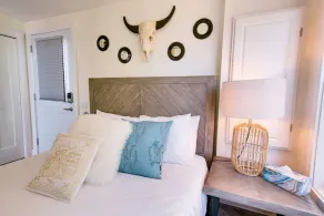 Comfy Seaside Cabana . Hot Tub, Sauna and All Weather Domes - Private - Image 4