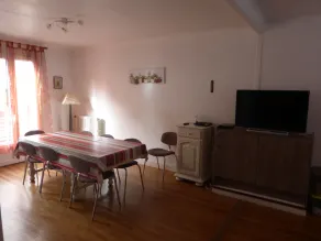 Fully equipped apartment in the center of town, no pets allowed - Image 5