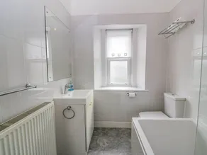 Ayr Beach View Apartment - Image 5