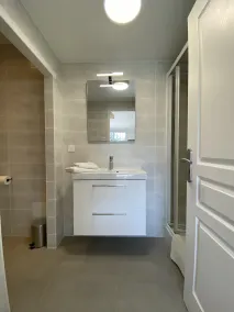 Appartement Dans Résidence de Charme, au Calme et à Proximité des Plages - Image 2