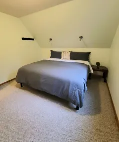 Skyline cottage, private hot tub, wifi sleeps 4! - Image 5