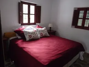 Casa de campo isolada com piscina em belo cenário, vista - Image 3