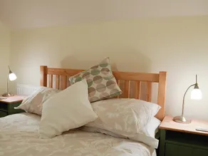 2 bedroom accommodation in Great Malvern - Image 5