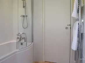 3 bedroom accommodation in near Chipping Warden - Image 3