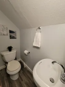 Cozy 4 Bedroom Home Away from Home - Image 4