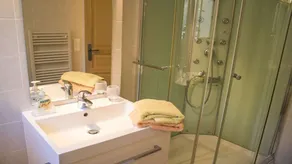Apartment with Heated Pool and Panoramic View - Image 5