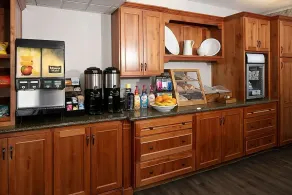 Relax and Unwind! Amazing Unit! Close to Cascade Village Shopping Center! - Image 3