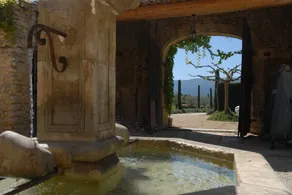 LUBERON: Splendid Magnanerie with swimming pool, 6 bedrooms and bathrooms - Image 2