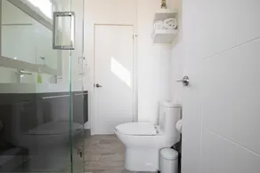 Die eleganten und komfortablen brandneue 2 BETT- 2 BATH - Image 3