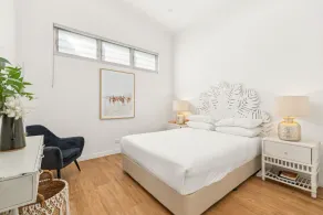 Luxury 2-Bed with Ocean Views and Garden - Image 5