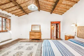 Hübsch renoviertes Dorfhaus mit Terrasse und zwei Bädern - Image 5