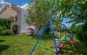 Amazing Home In Runovic - Image 4