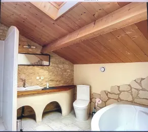 Charming cottage-with heated pool and 5 min from all amenities. Rest. - Image 2
