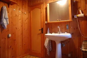 accogliente baita scandinava in una posizione tranquilla su un grande appezzamento - Image 4