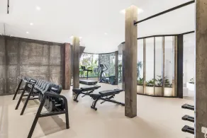 Luxury apartment: air conditioning, swimming pools, heating, gym, fibre optics, garage - Image 2