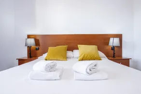 Light-Flooded Apartment “2 Dormitorios” with Terrace & Shared Pool - Image 4