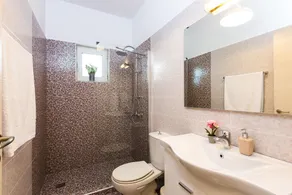 VILLA JUNTO AL MAR, 3 DORMITORIOS / 2 BAÑOS, 200 ma la playa, piscina privada, no se necesita coche - Image 2