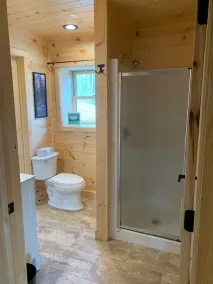 Private getaway cabin in the woods - Image 5