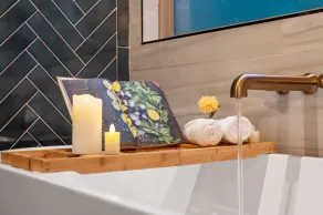 Perfect Couples Getaway! Modern Chic 1 bdrm Sleeps 4 - Image 5
