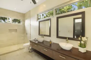 Tropical Modern Masterpiece: 3br/3.5b Infinity pool w/ World Class Ocean Views. - Image 4