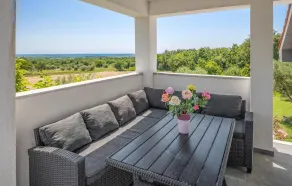 Three-Bedroom Apartment In Porec - Image 5